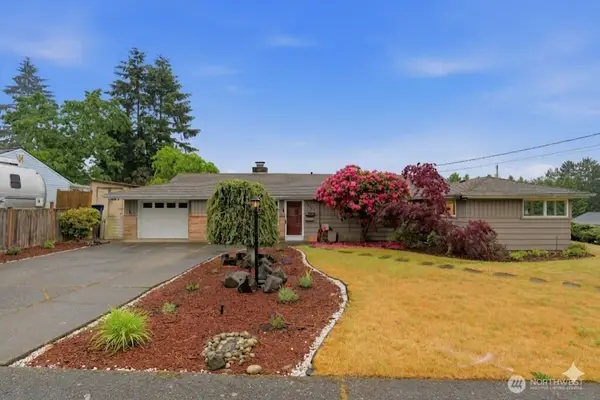 24303 59th Avenue W, Mountlake Terrace, WA 98043