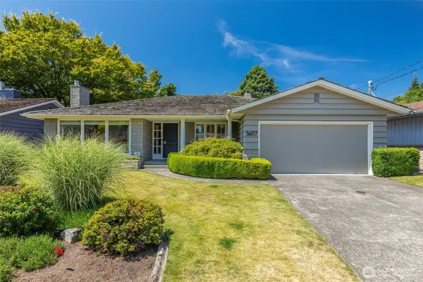 3657 W Viewmont Way W, Seattle, WA 98199