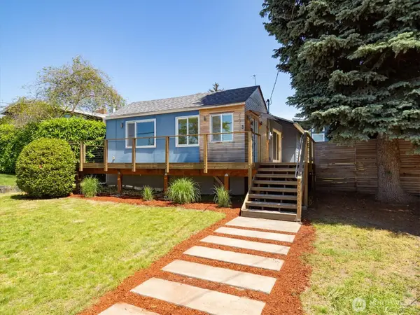 22232 10th Avenue S, Des Moines, WA 98198