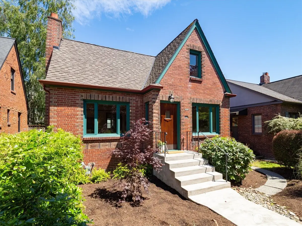 7754 Jones Avenue Nw, Seattle, WA 98117 - #1