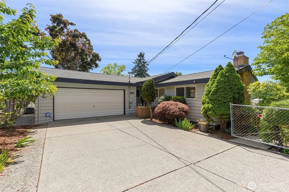 911 Chestnut Street, Bremerton, WA 98310 - #1
