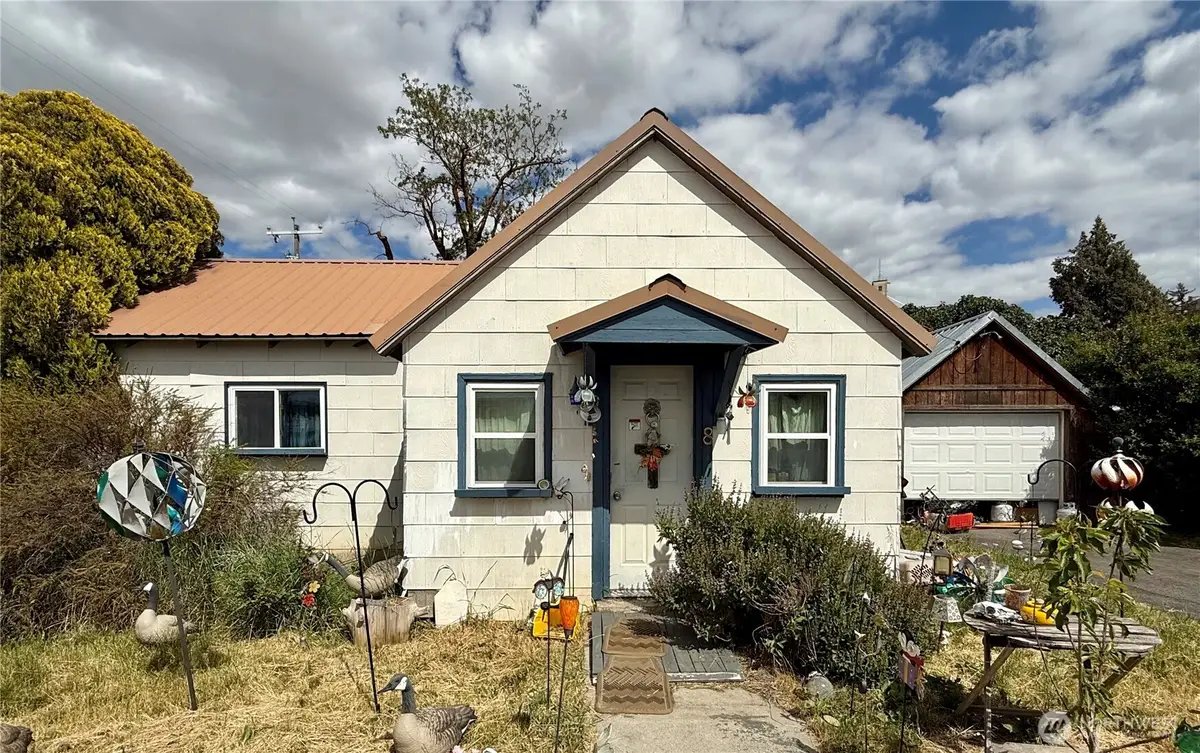 8 S 4th Street, Harrington, WA 99134 - #1