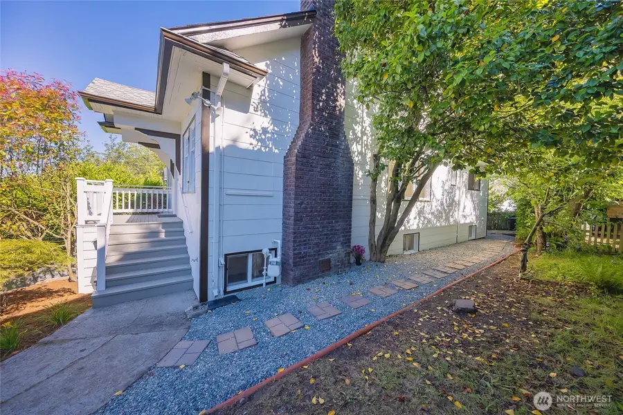 331 NE 53rd Street, Seattle, WA 98105 - #3
