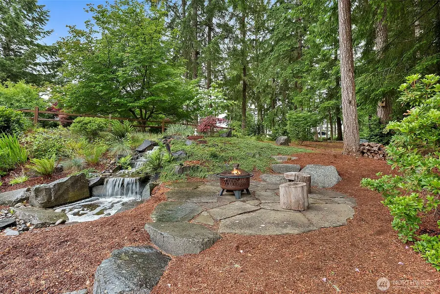 321 Fairway Dr, Allyn, WA 98524 - #3