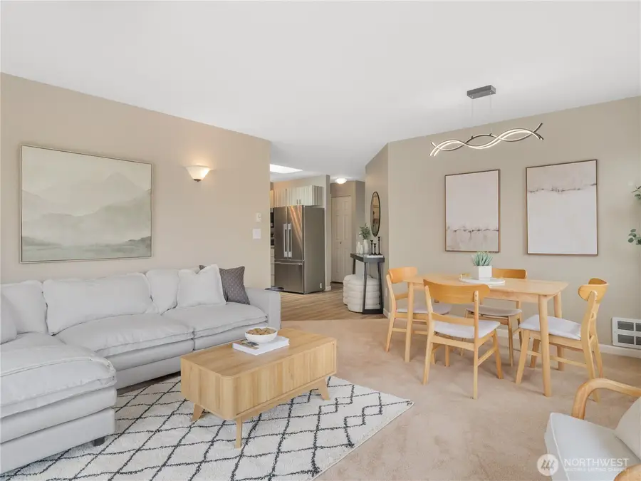 5624 Roosevelt Way Ne #302, Seattle, WA 98105 - #3