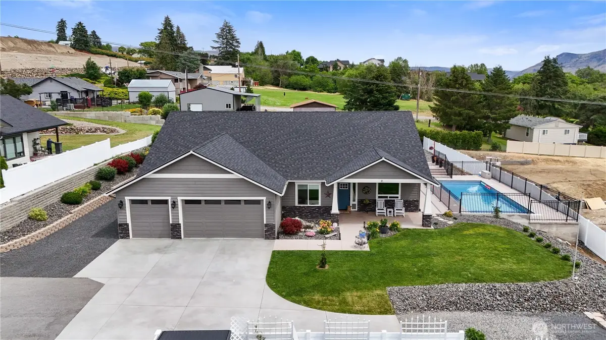 821 S Mary Avenue, East Wenatchee, WA 98802 - #1
