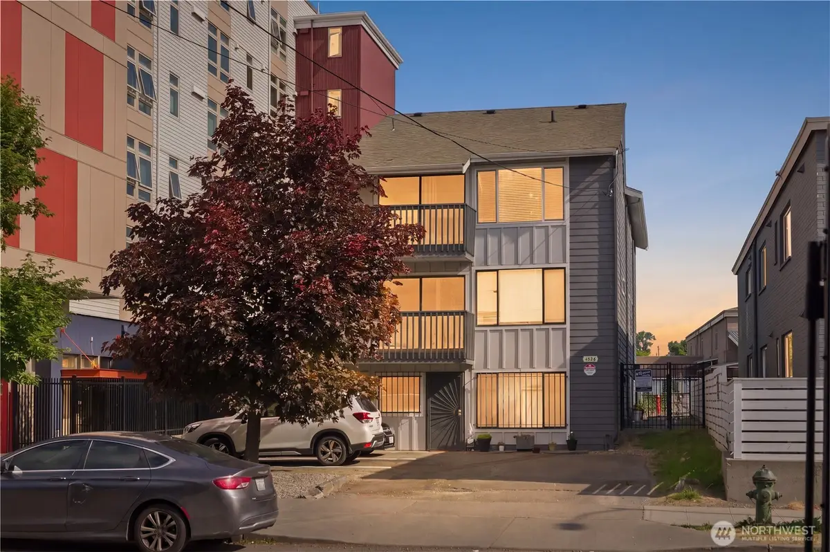 4526 S Henderson Street, Seattle, WA 98118 - #1