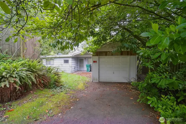 2544 NE 90th Street, Seattle, WA 98115