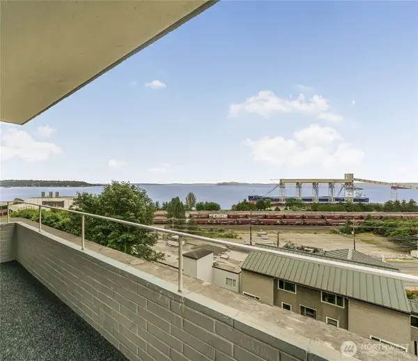 521 5th Avenue W #306, Seattle, WA 98119