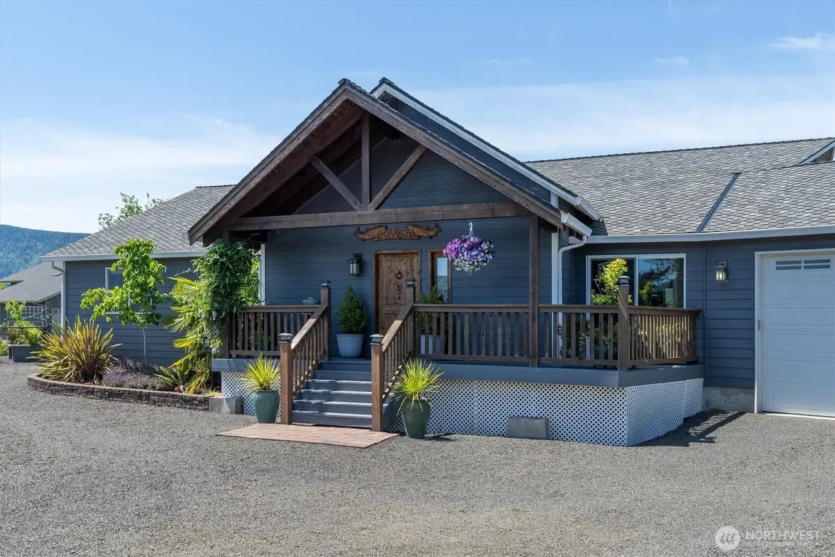 268 S Welcome Slough Road, Cathlamet, WA 98612 - #1