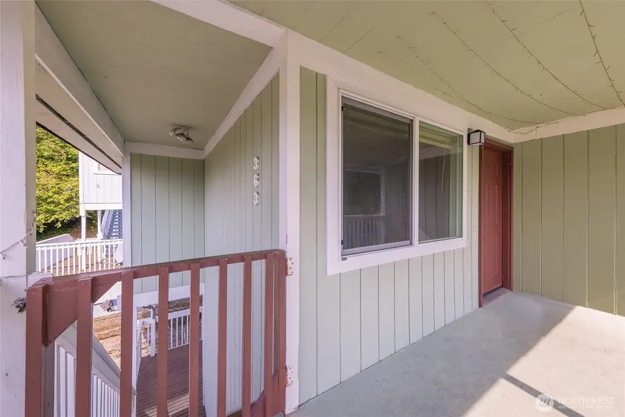 361 Earlington Avenue Sw, Renton, WA 98057 - #2