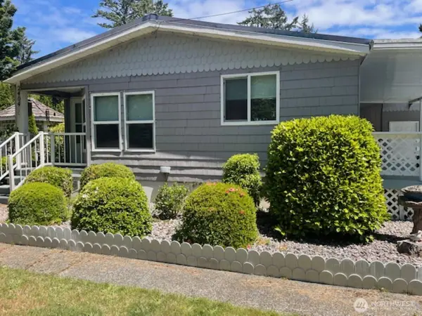 2404 Bay Avenue, Ocean Park, WA 98640