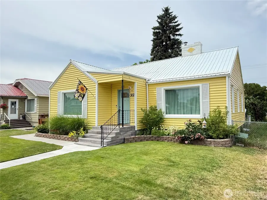312 S Ash Street, Omak, WA 98841 - #2