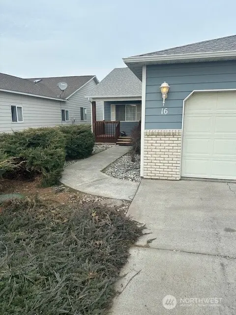1300 W Marina Drive #16, Moses Lake, WA 98837