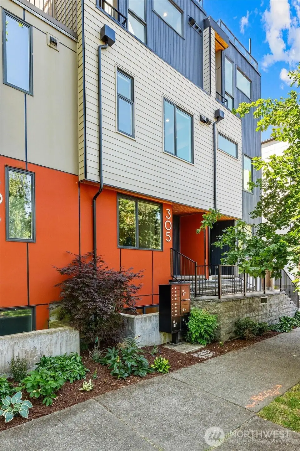 305 17th Avenue E, Seattle, WA 98112 - #1