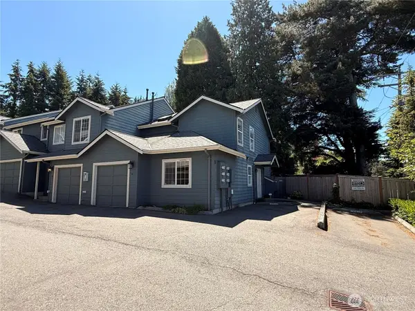 15633 44th Avenue W #B-1, Lynnwood, WA 98087