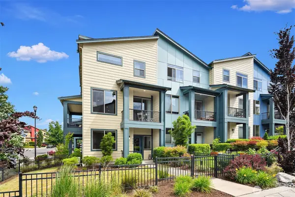 9796 11th Avenue Sw, Seattle, WA 98106