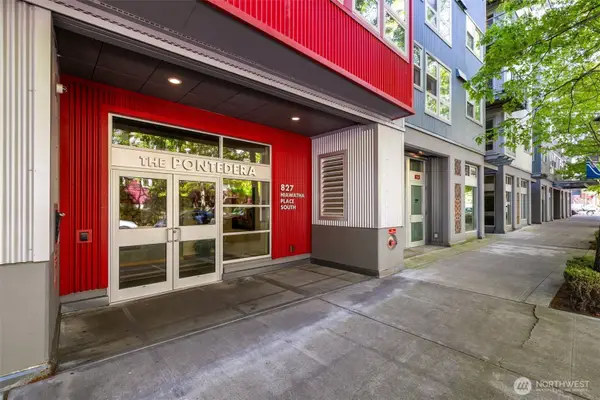 827 Hiawatha Place S #515, Seattle, WA 98144