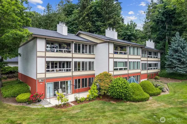 23403 Lakeview Drive #I-201, Mountlake Terrace, WA 98043