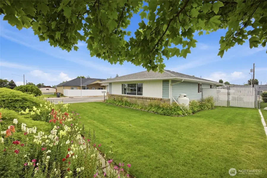 209 W 5th Street, Warden, WA 98857 - #2