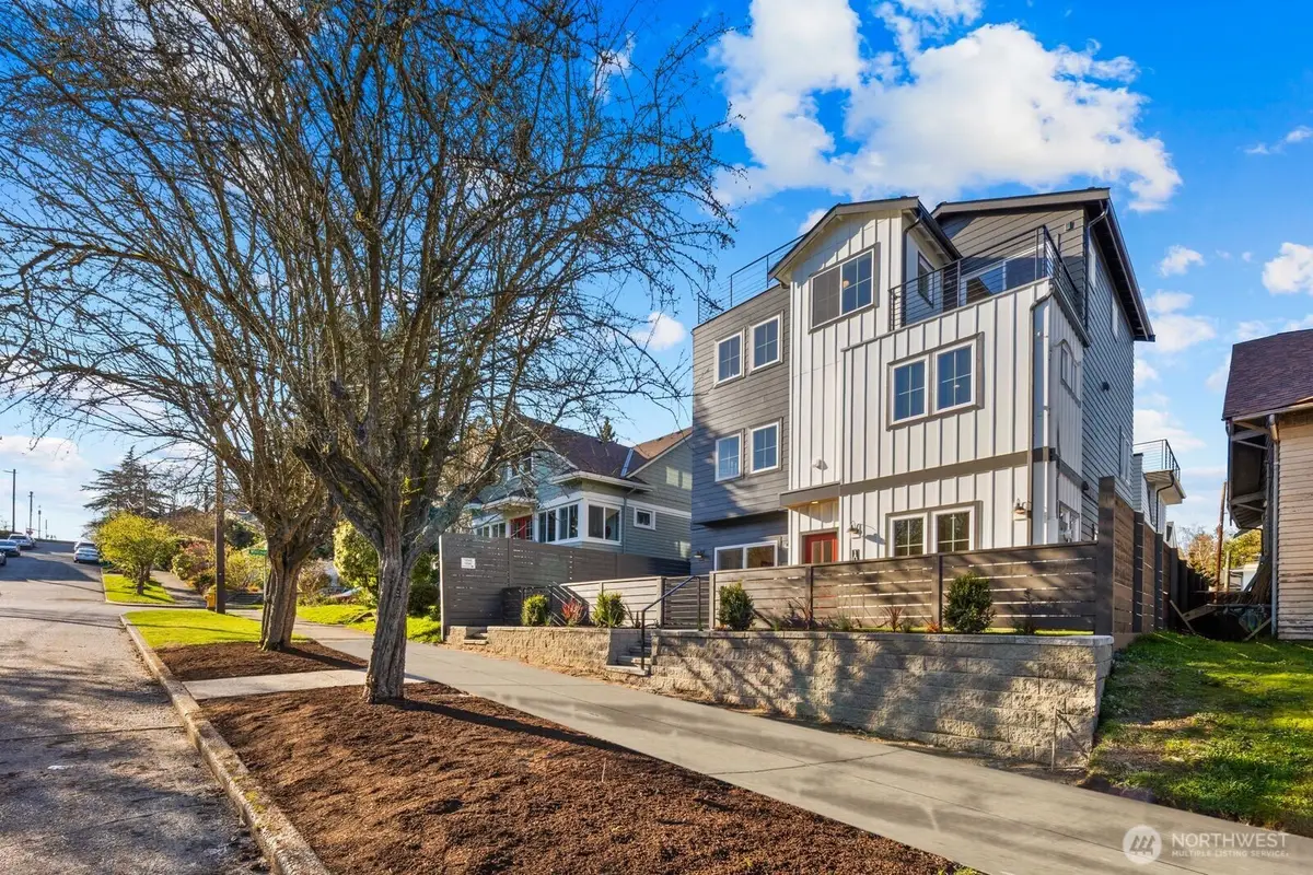 1004 N 48th Street, Seattle, WA 98103 - #1