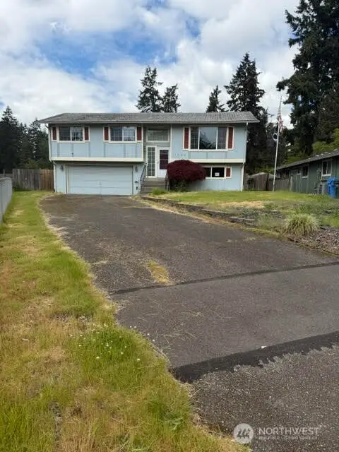 1306 Sherwood Court E, Tacoma, WA 98445