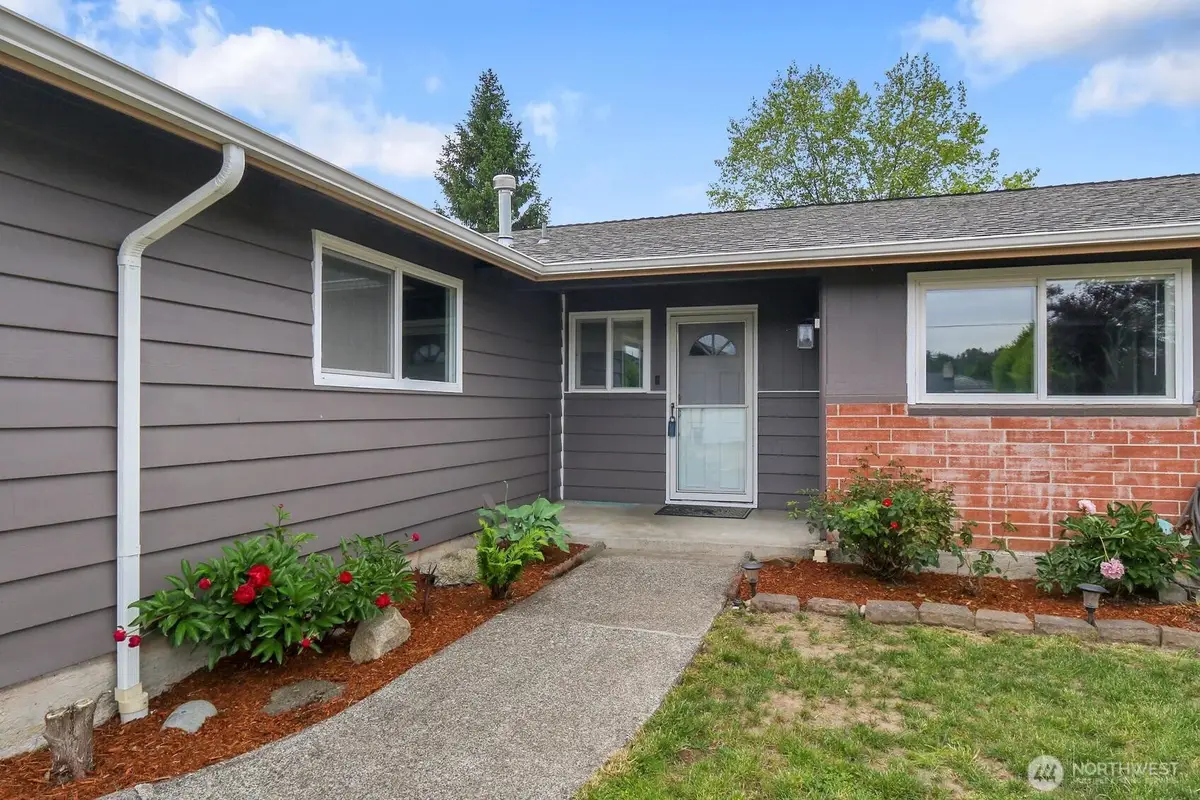 24415 14th Avenue S, Des Moines, WA 98198 - #1