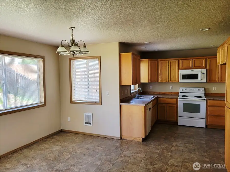 2316 NW 4th Street, Battle Ground, WA 98604 - #3