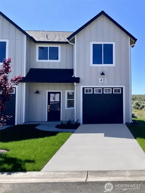 40 Sussex Court, Sequim, WA 98382
