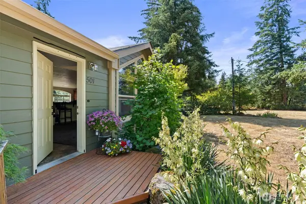 12443 133rd Avenue Se, Rainier, WA 98576