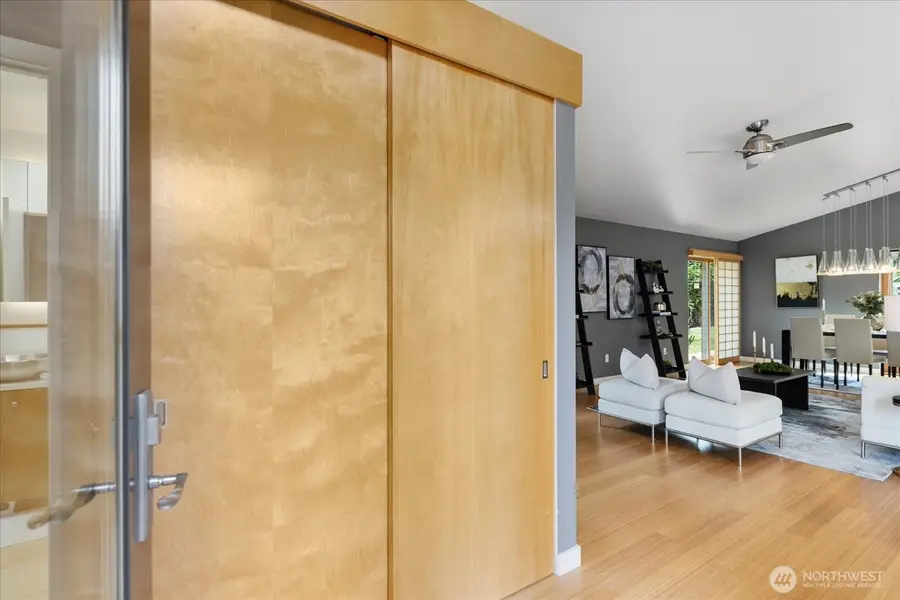 8856 24th Avenue Sw, Seattle, WA 98106 - #3