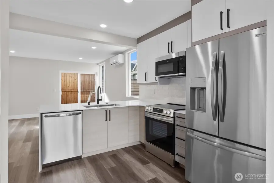 503 NE 42nd Street, Seattle, WA 98105 - #3