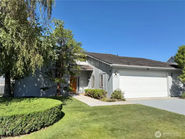717 Golf Course Drive, Chelan, WA 98816