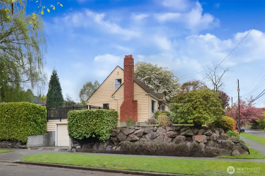 6203 39th Avenue Ne, Seattle, WA 98115 - #2