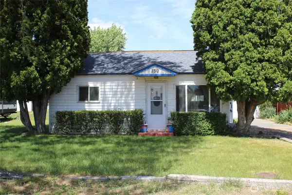 250 W May Avenue, Washtucna, WA 99371