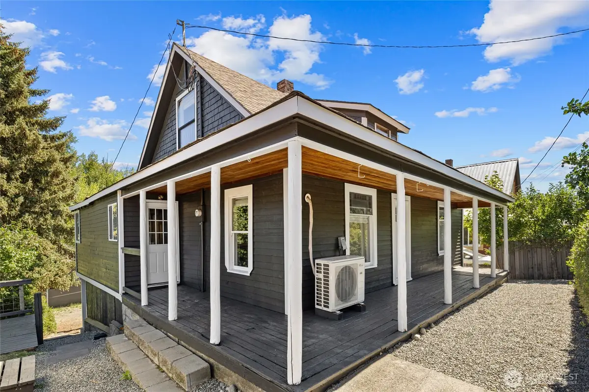 401 S 1st Street, Roslyn, WA 98941 - #1