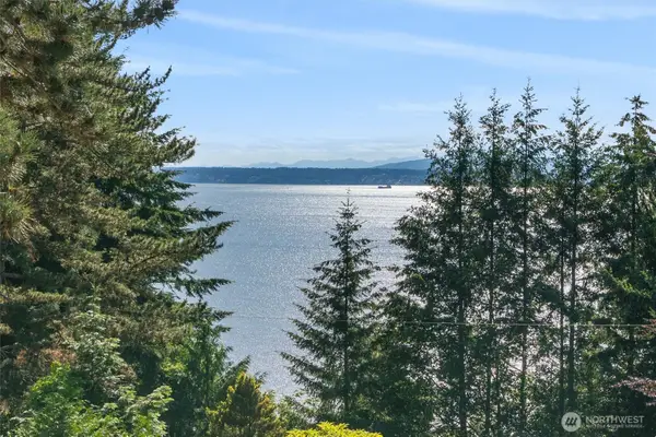 4014 57th Avenue Sw, Seattle, WA 98116