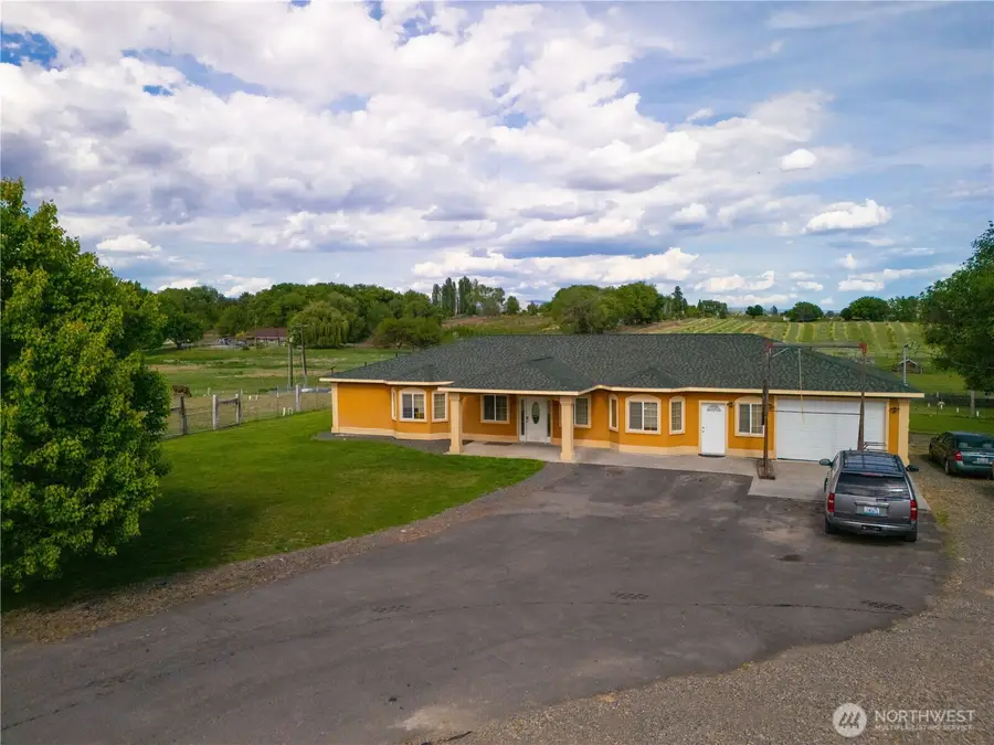 1811 Beam Road, Granger, WA 98932 - #2