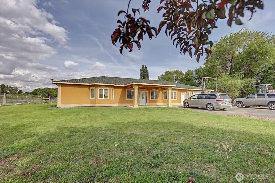 1811 Beam Road, Granger, WA 98932 - #3