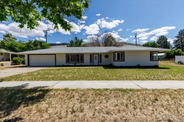 1013 River Drive, Coulee Dam, WA 99116