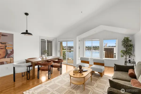 2432 Dexter Avenue N #300, Seattle, WA 98109