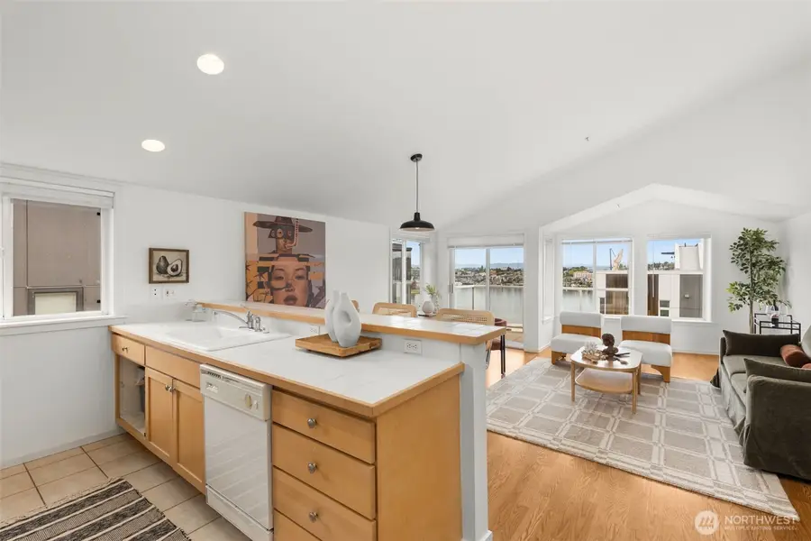 2432 Dexter Avenue N #300, Seattle, WA 98109 - #3