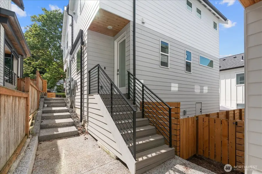 10338 Wallingford Avenue N #B, Seattle, WA 98133 - #2