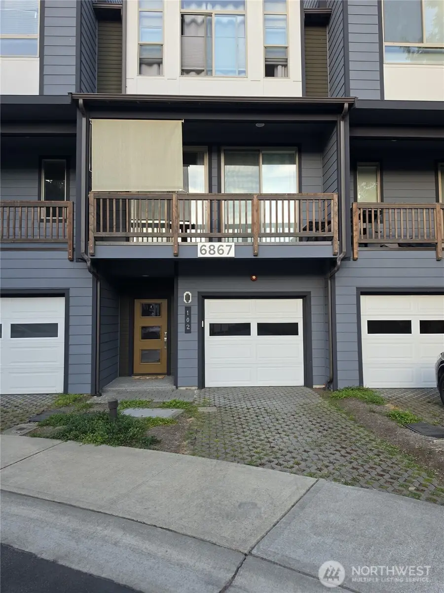 6867 NE 170th St #102, Kenmore, WA 98028 - #3