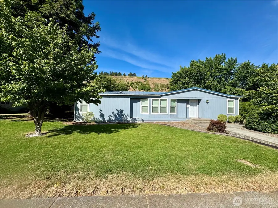 1218 S 3rd Street, Dayton, WA 99328 - #2
