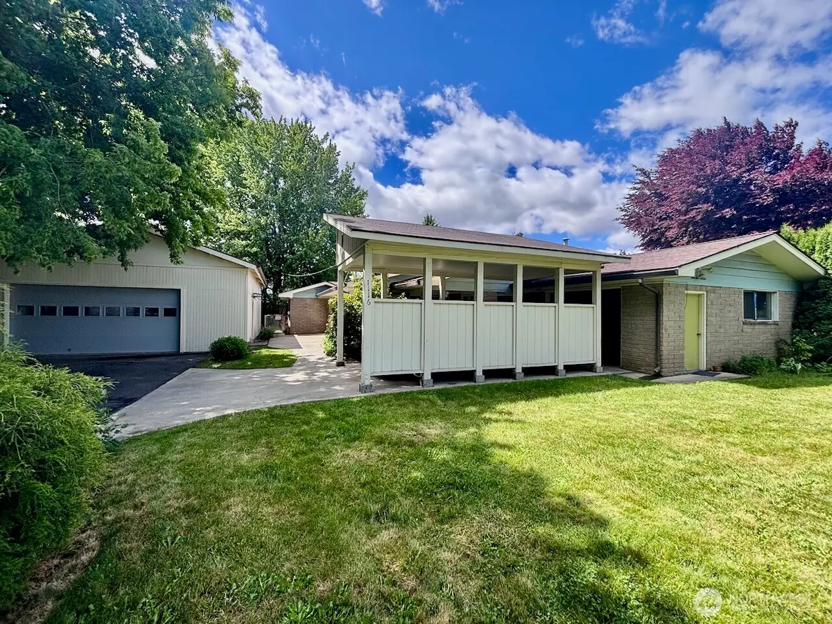 1116 E 1st Avenue, Ellensburg, WA 98926 - #1