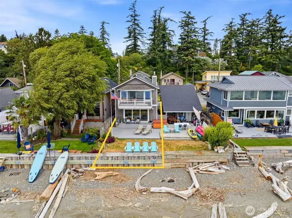 868 Juniper Pointe Lane, Camano Island, WA 98282