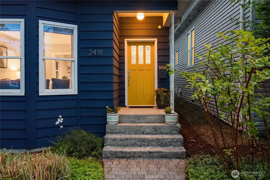 2418 Queen Anne Avenue N, Seattle, WA 98109 - #3