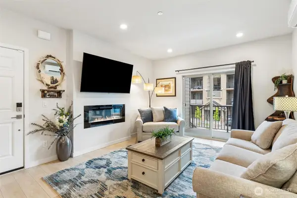 1845 SE 12th Place #H-204, North Bend, WA 98045