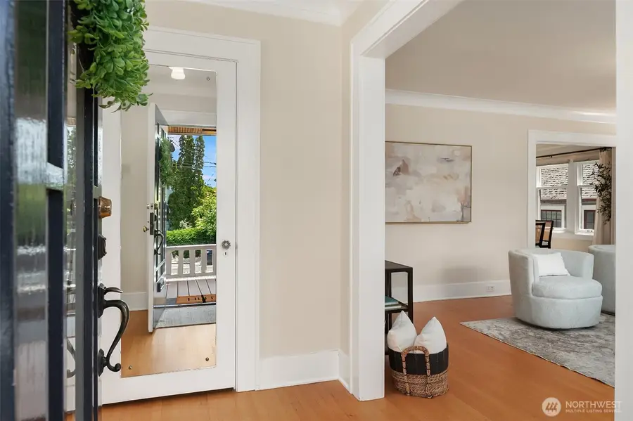 3918 Wallingford Avenue N, Seattle, WA 98103 - #3